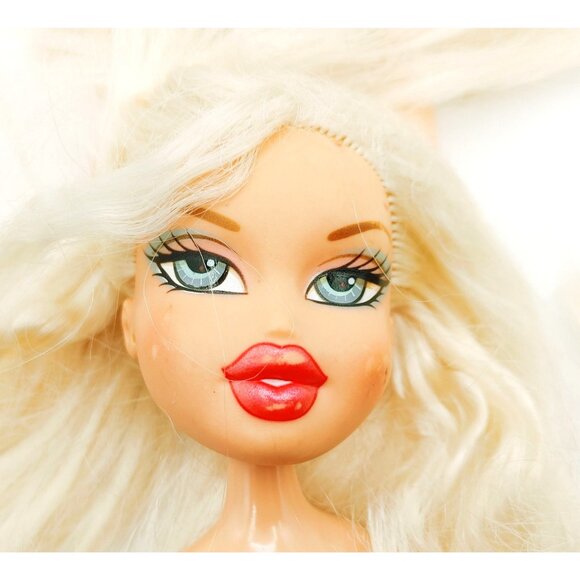 Bratz Cloe Dolls MGA Nude As Is Lot of 4 Vintage 1 modern - Picture 7 of 7